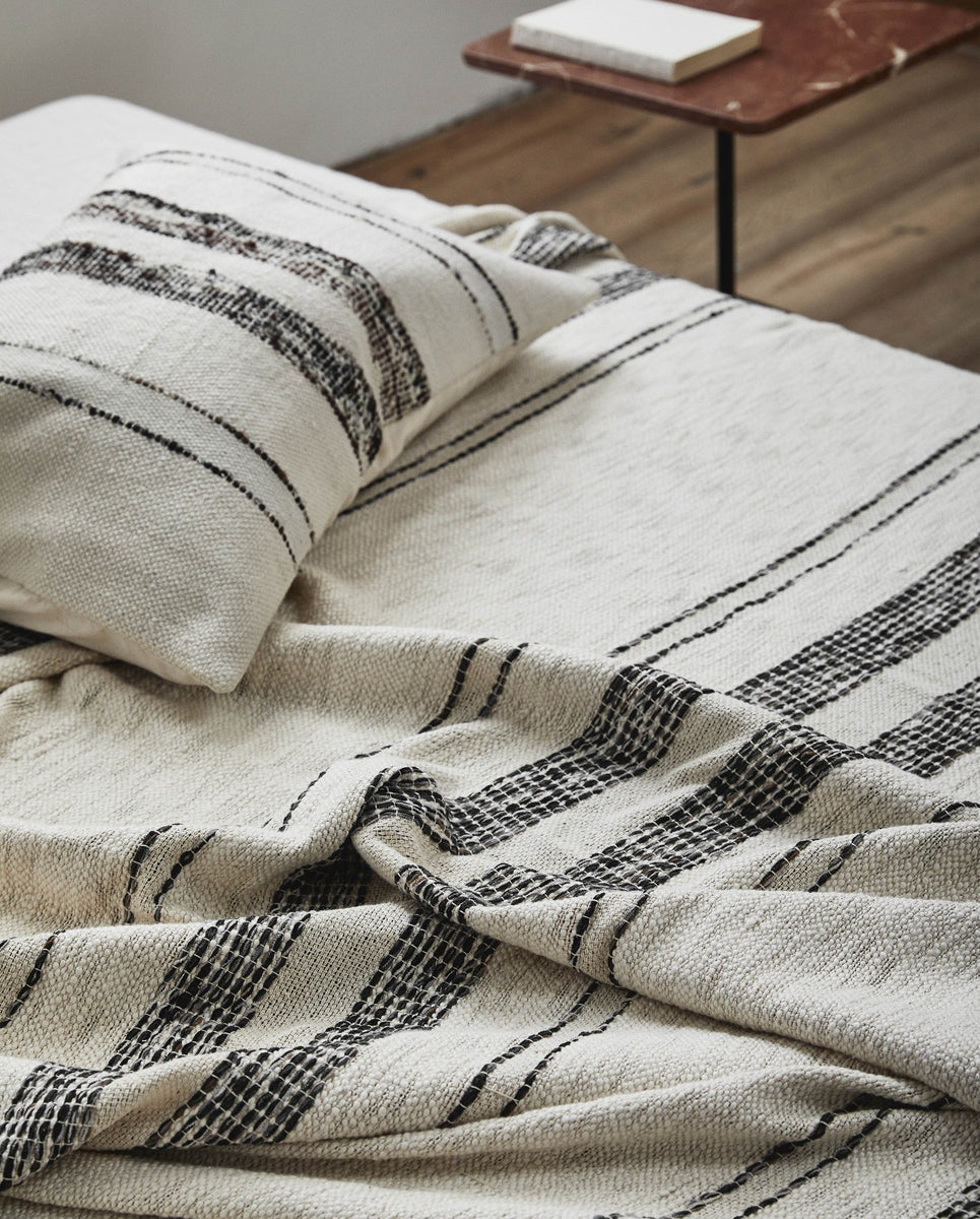 Nordal, ANSER överkast 270×270 cm – offwhite