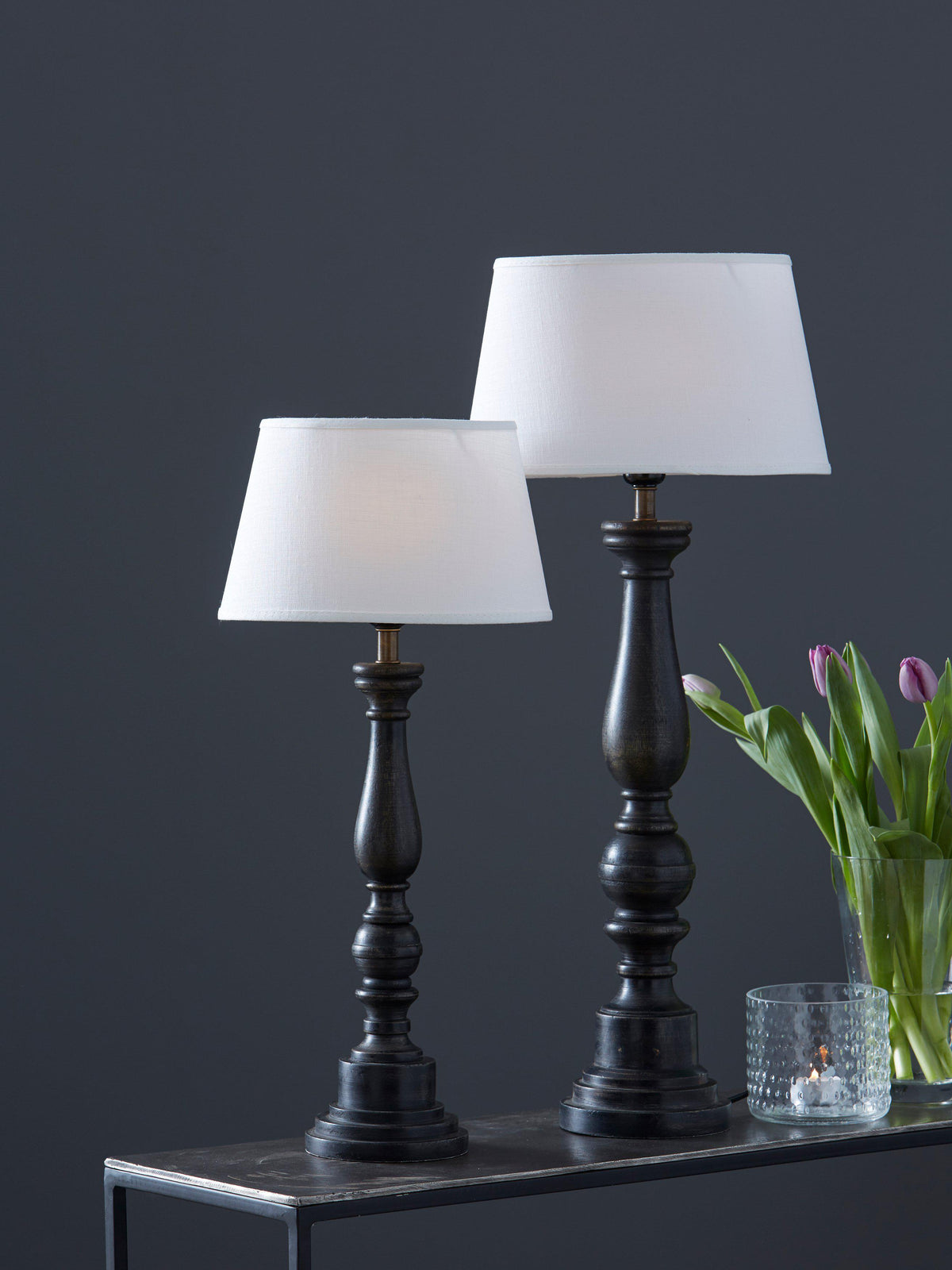 Doris Lampfot – Svart 53 cm