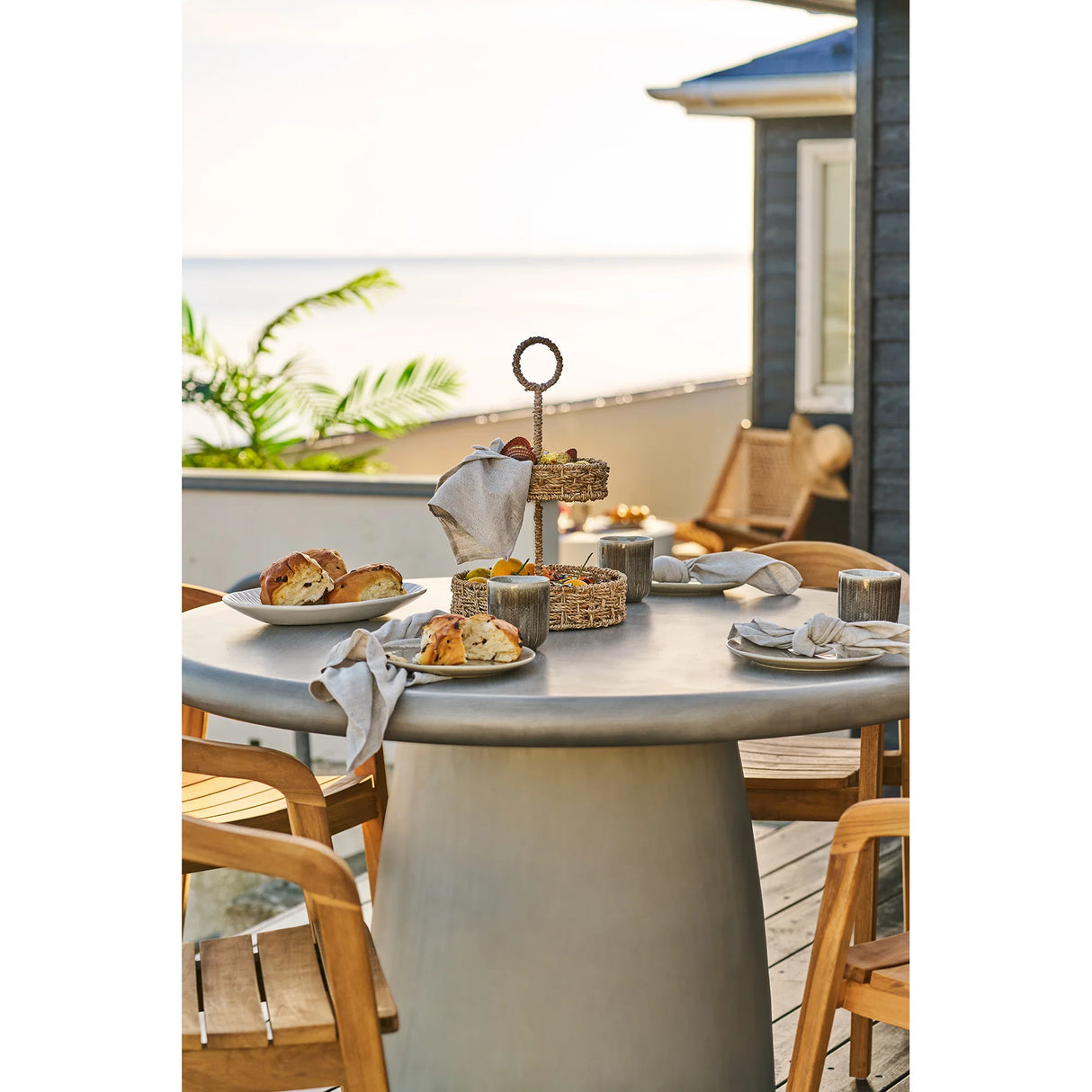 House Nordic, Bonnet matbord – fiberclay, grå, Ø120 × H75 cm