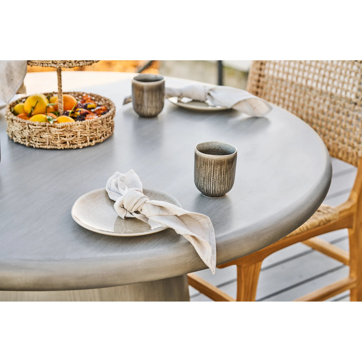 House Nordic, Bonnet matbord – fiberclay, grå, Ø120 × H75 cm