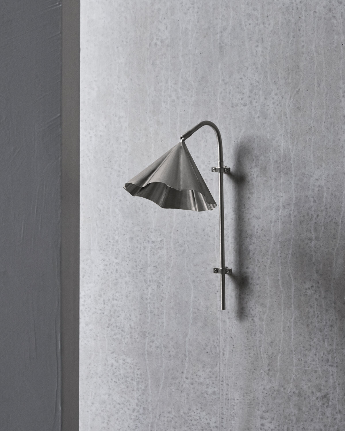 Vägglampa, HDFlola, Borstat silverfärg