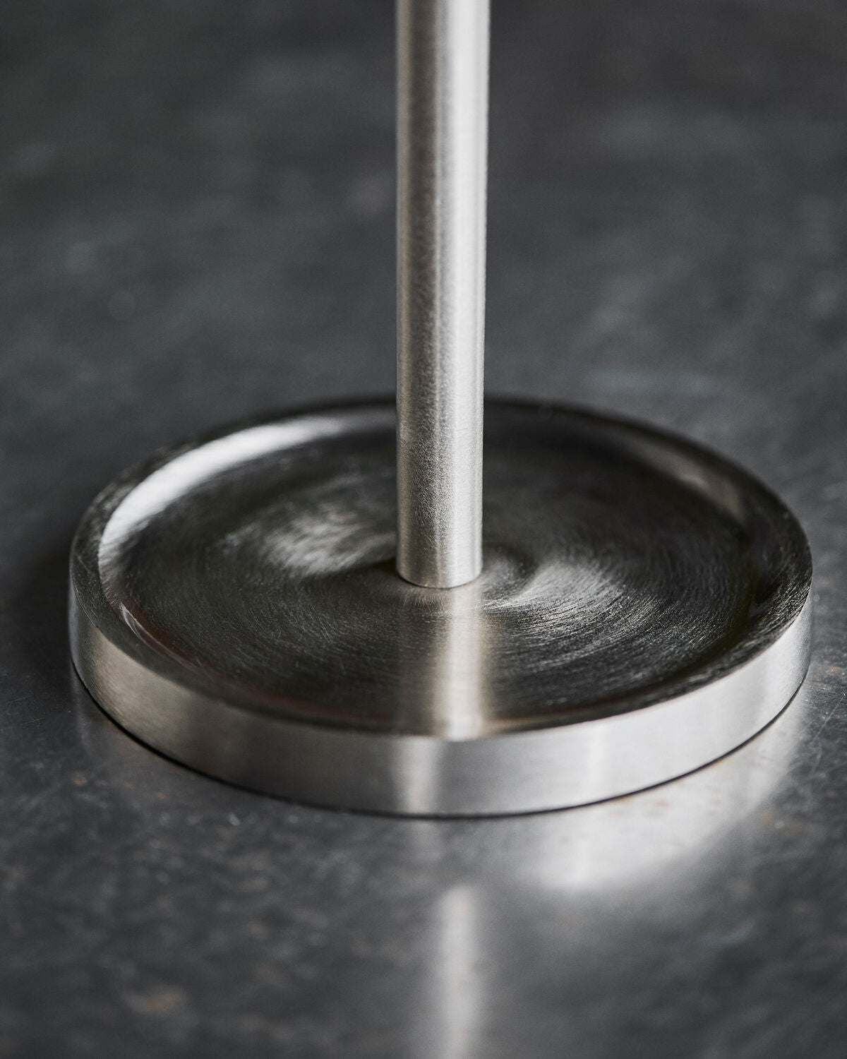 Hushållspappershållare, HDEden, Borstat silverfärg