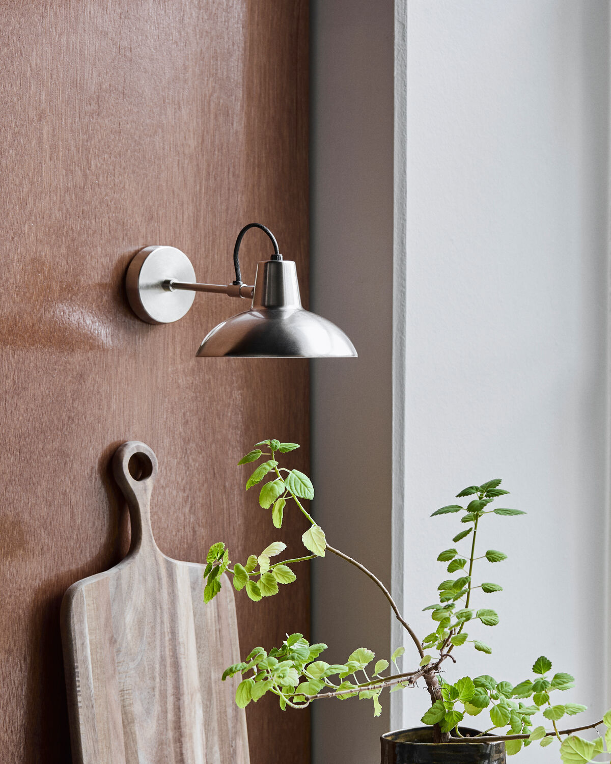 Vägglampa, HDDesk, Borstat silverfärg