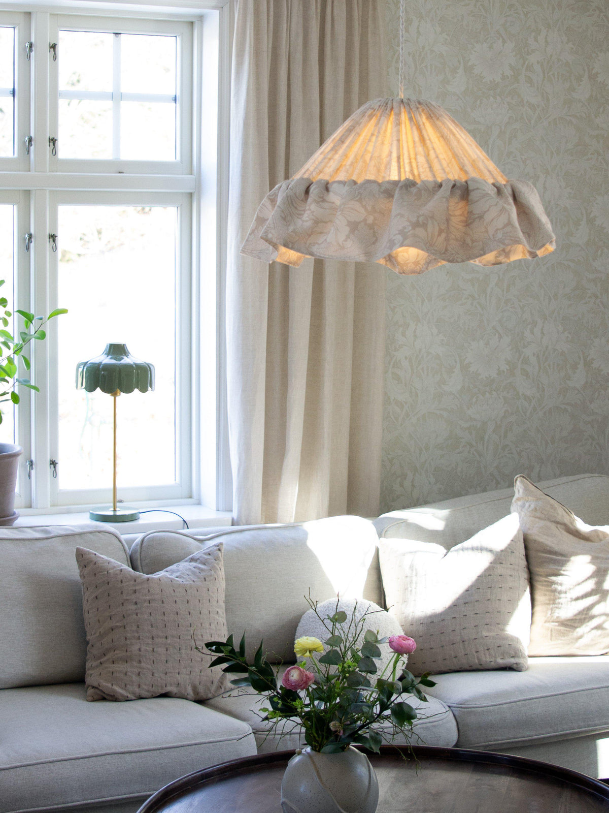 Stina Taklampa – Acanthus 40 cm