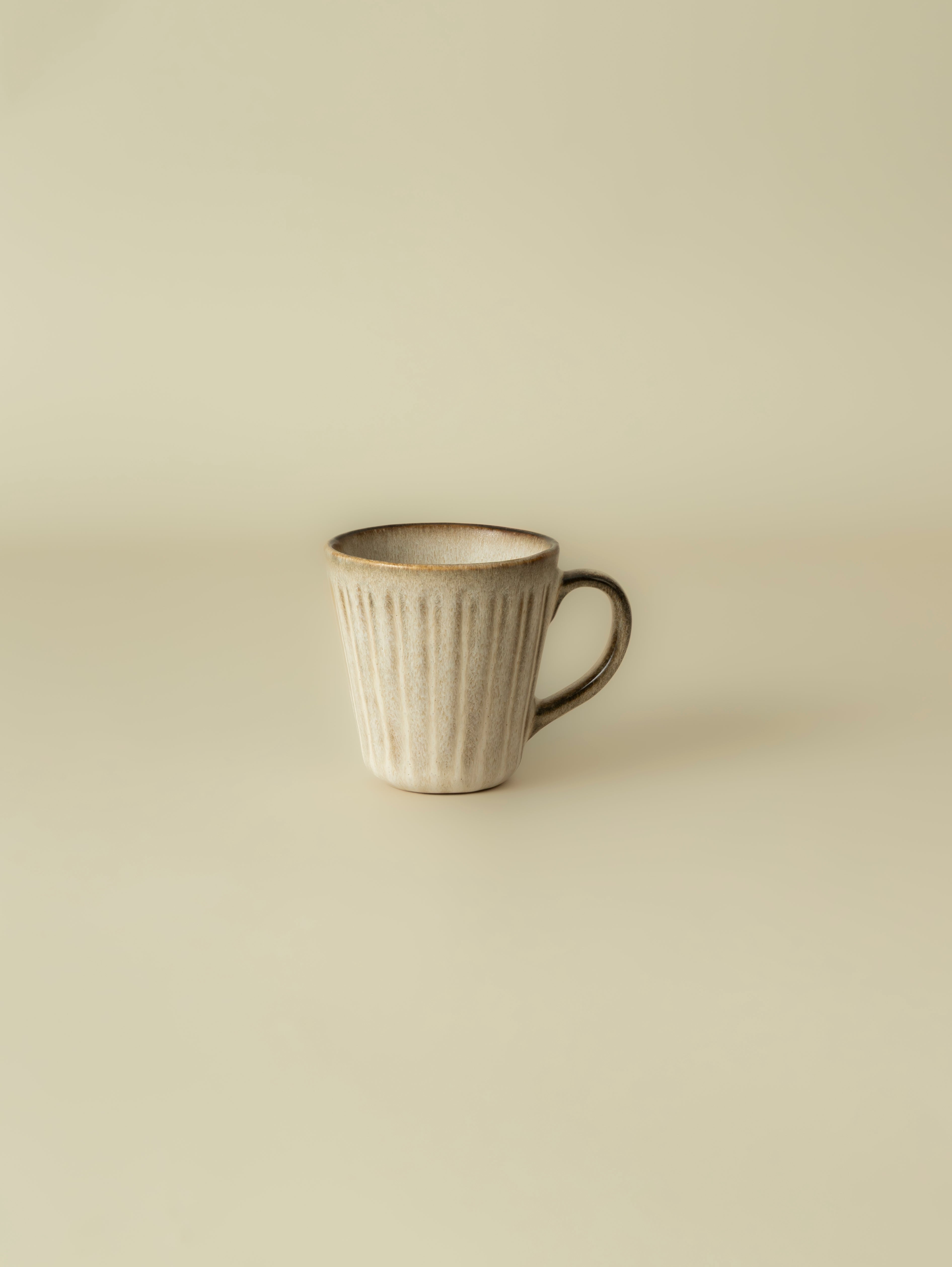 Vieira beige matt mugg