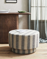 Nordal, LADOGA puff, randig – sand/svart