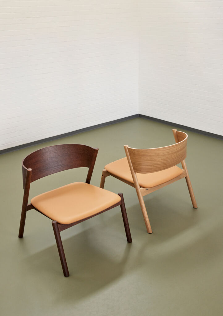 Hübsch, Oblique Loungefåtölj med sittdyna Mörkbrun